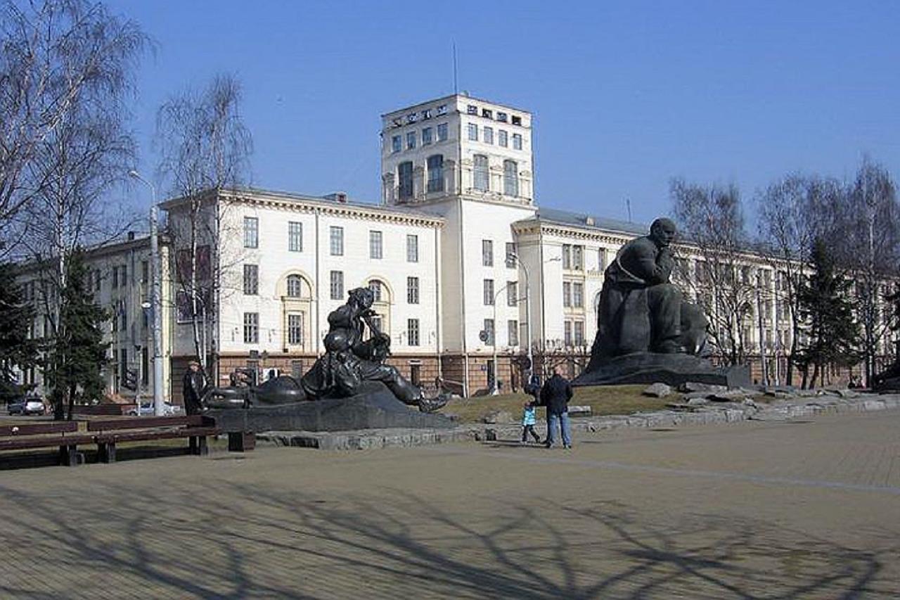 FlatComfort Nezavisimosti 44 Apartamento Minsk Exterior foto